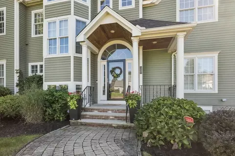 380 Mohawk Rd, Raynham, MA 02767 photo 3