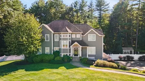 380 Mohawk Rd, Raynham, MA 02767 photo 2