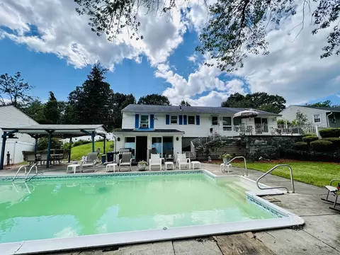 28 Oneida Ave, Worcester, MA 01606 photo 3