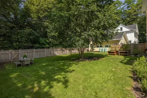 20 Maple St, Amesbury, MA 01913 photo 11