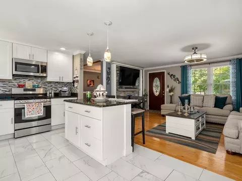10 Nutmeg Dr, Worcester, MA 01603 photo 5