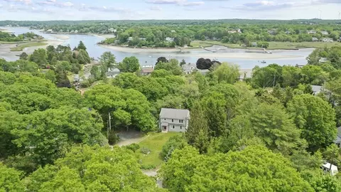 41 Crafts Rd, Gloucester, MA 01930 photo 2
