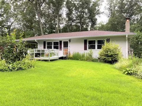 75 Laurel St, Greenfield, MA 01301