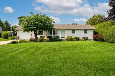 7 Nicholls Dr, Holyoke, MA 01040