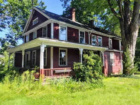 31 Leonard Ave, Westfield, MA 01085