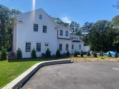 31 Academy Hill Ln, Dennis, MA 02638