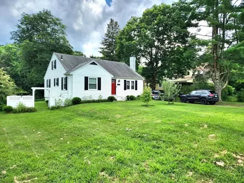 1035 S Franklin St, Holbrook, MA 02343