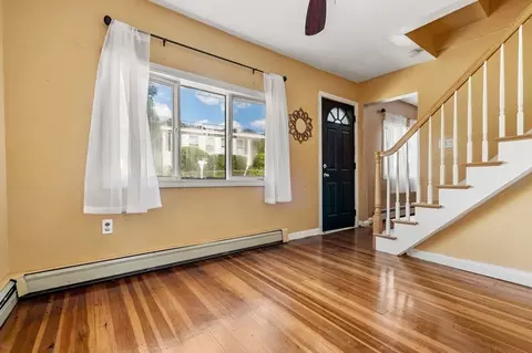 9 Lothrop St, Saugus, MA 01906 photo 3