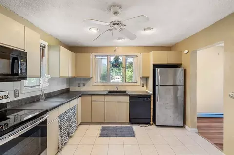 9 Lothrop St, Saugus, MA 01906 photo 12