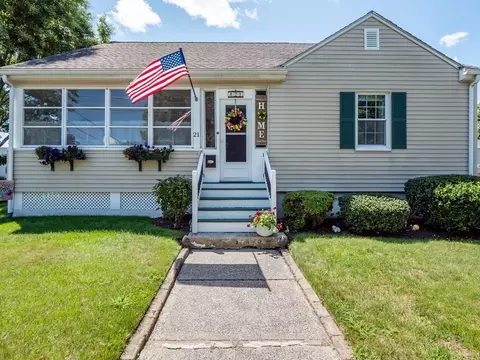 21 Rockdale Ave, Peabody, MA 01960