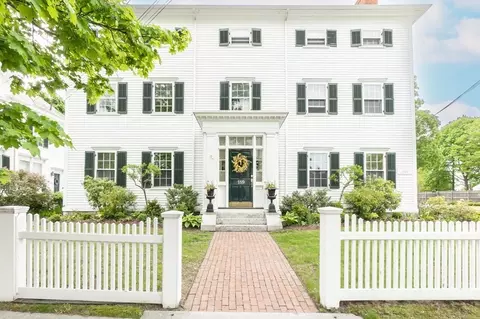 189 High St #3, Newburyport, MA 01950