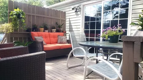 12 Williams St, Carver, MA 02330