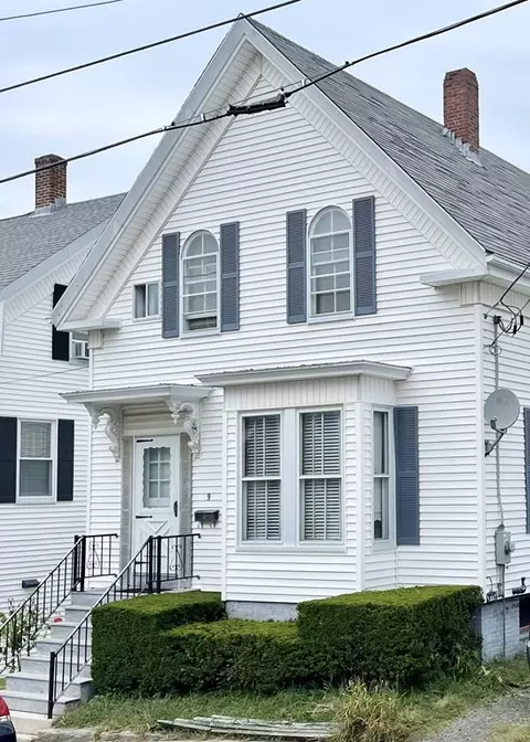 9 Allen St, Gloucester, MA 01930