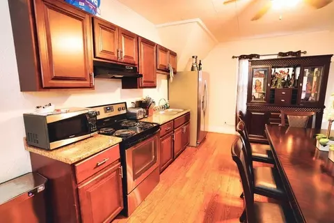 25 Lester St, Fall River, MA 02724 photo 2