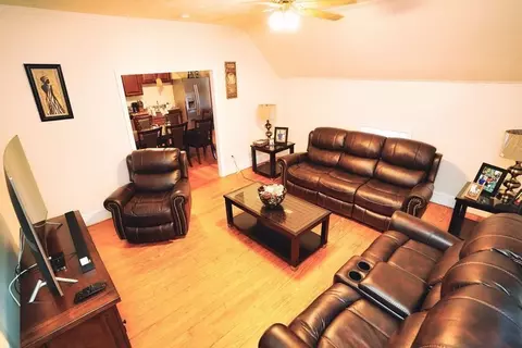 25 Lester St, Fall River, MA 02724 photo 4