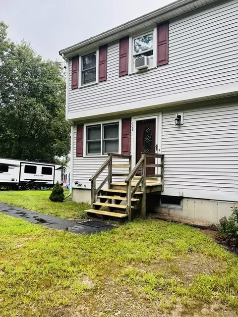 102 Scadding St #102, Taunton, MA 02780