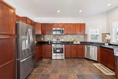 59 Garfield St, Fall River, MA 02721 photo 8