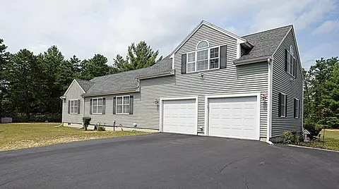 9 Sarahbeth Ln, Wareham, MA 02571 photo 2