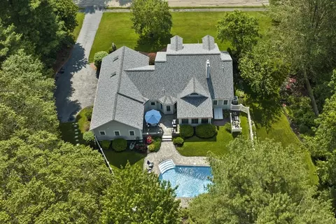 106 Tearall Rd, Raynham, MA 02767