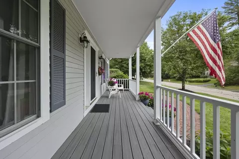106 Tearall Rd, Raynham, MA 02767 photo 4