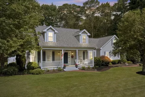 106 Tearall Rd, Raynham, MA 02767 photo 3