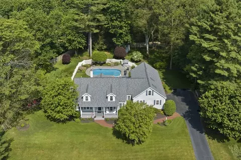 106 Tearall Rd, Raynham, MA 02767 photo 2