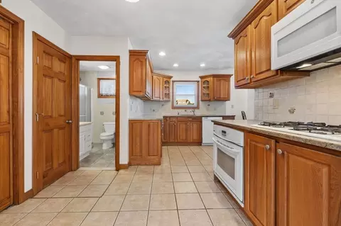 12-14 Bailey St, Everett, MA 02149 photo 3