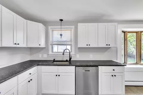 172 Garvey Dr, Springfield, MA 01109 photo 7
