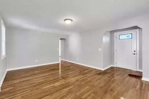 172 Garvey Dr, Springfield, MA 01109 photo 4