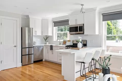 652 Hyde Park Ave #4, Boston, MA 02131