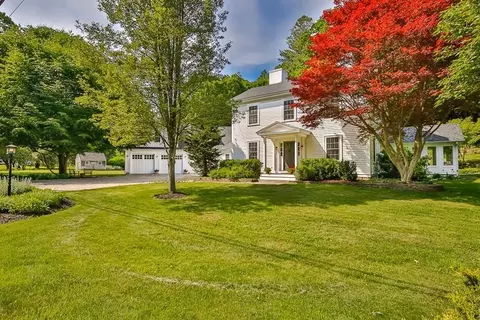 45 Rock Maple Ave, Hamilton, MA 01982