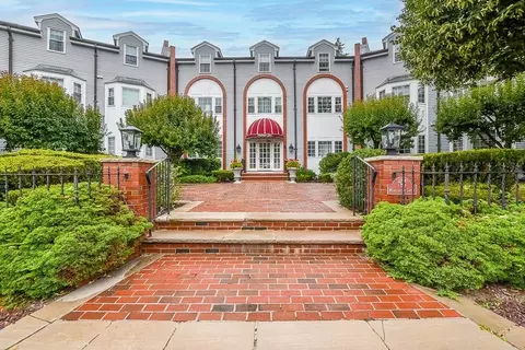 785 Washington St #202, Norwood, MA 02062