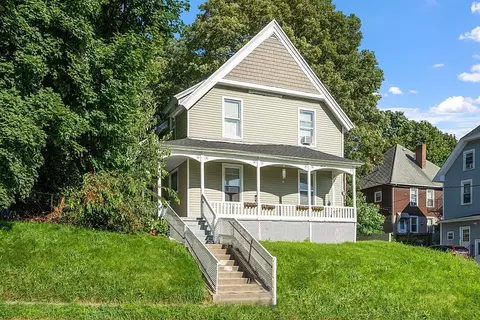 16 Westminster St, Worcester, MA 01605 photo 2
