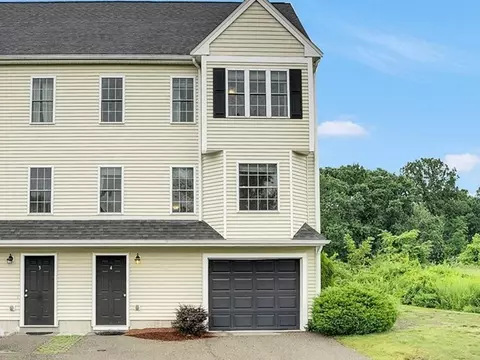 17 Messenger St #4, Plainville, MA 02762