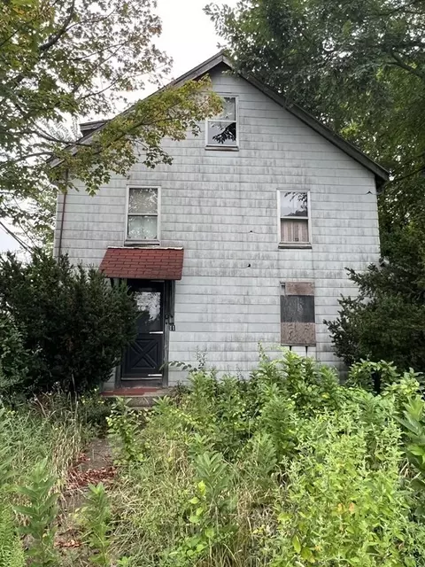 11 Fuller St, Stoneham, MA 02180