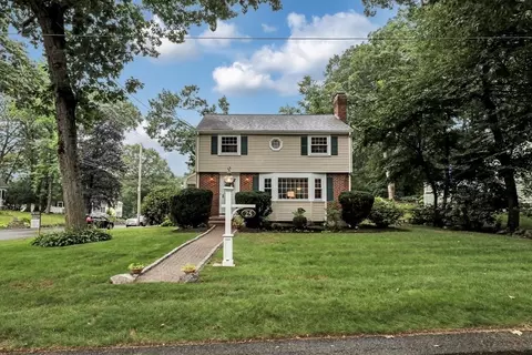25 Coronation Dr, Dedham, MA 02026