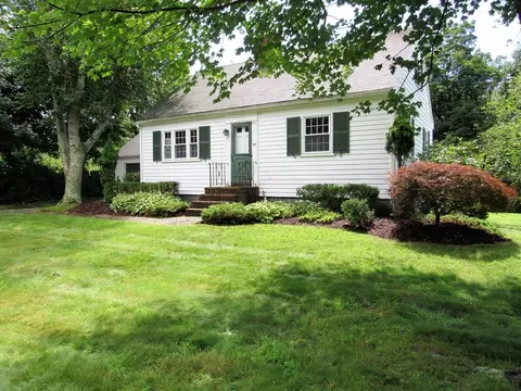 77 Summer St, Abington, MA 02351