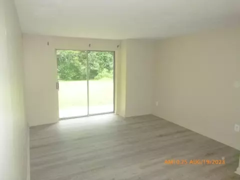 176 Maple Ave #3-4, Rutland, MA 01543