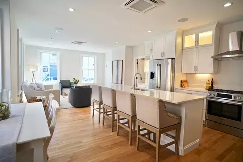 40 Federal St #A, Newburyport, MA 01950