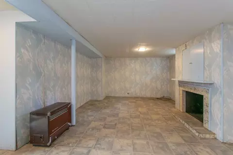 22 Glencoe St, Springfield, MA 01104 photo 25