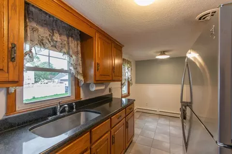 22 Glencoe St, Springfield, MA 01104 photo 7
