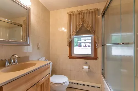 22 Glencoe St, Springfield, MA 01104 photo 22