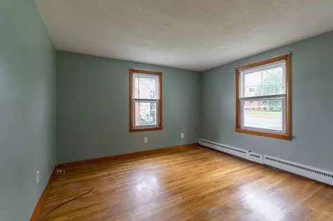 22 Glencoe St, Springfield, MA 01104 photo 17