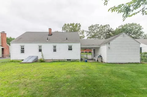 22 Glencoe St, Springfield, MA 01104 photo 32