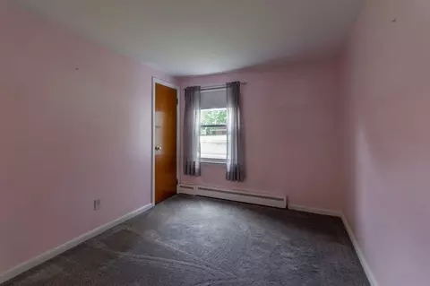 22 Glencoe St, Springfield, MA 01104 photo 21