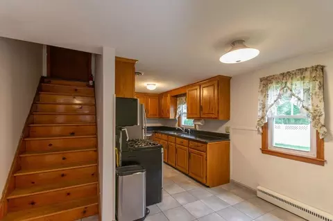 22 Glencoe St, Springfield, MA 01104 photo 11