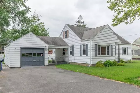 22 Glencoe St, Springfield, MA 01104 photo 2