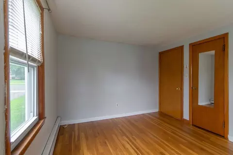 22 Glencoe St, Springfield, MA 01104 photo 18
