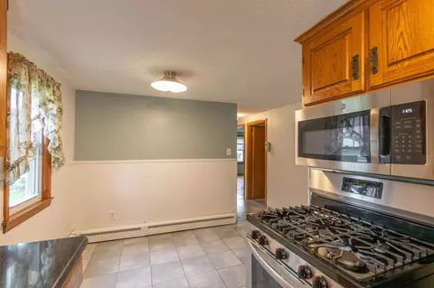 22 Glencoe St, Springfield, MA 01104 photo 6