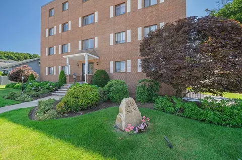 245 Sea St #35, Quincy, MA 02169